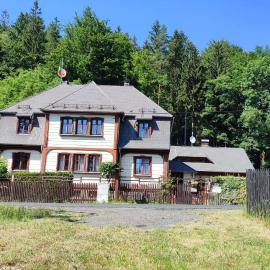 Apartmany Chribska, hotell sihtkohas Chřibská
