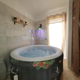 Villa 6 couchages spa privatif, accès direct mer, piscine, Hotel in Le Barcarès