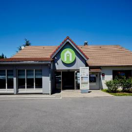 Campanile Evry Ouest - Corbeil Essonnes, hotel u gradu Korbej Eson