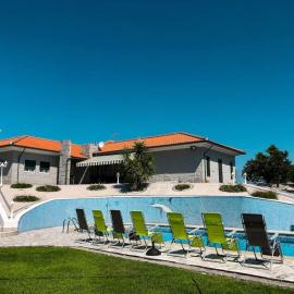 Maison familiale de caractère avec piscine, hotel i Padronelo
