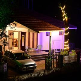 Green Valley Holiday Home، فندق في Meppādi
