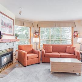 The best ski in ski out two bedroom condo at Aspens, hotel din Whistler