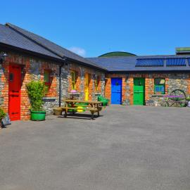 Slane Farm Hostel, Cottages and Camping, hotel i Slane
