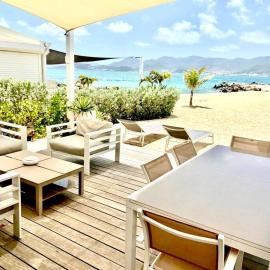 Villa Paradis Bleu Maison sur la plage, 2 chambres, piscines, tennis, hotel em Baie Nettle