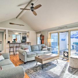 2 Mi to Beach: Retreat w/ Pool & Grill in Mashpee!, hotel em Mashpee