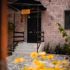 Village Jazz, מלון בUrtsʼadzor