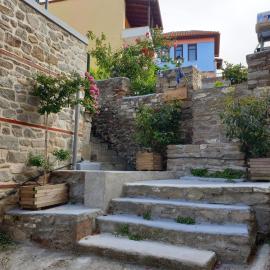 Elegant villa up to the port