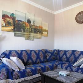 Lovely apartment close to Airport and Dreemland, hotel u gradu Hövsan