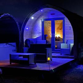 Little Meadow Pods with Hot Tub: York'ta bir otel