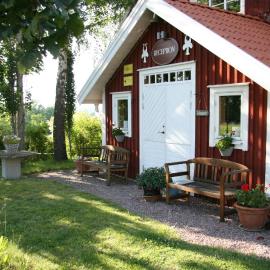 Hornborgasjöns Stugby, hotel v destinácii Bjällum