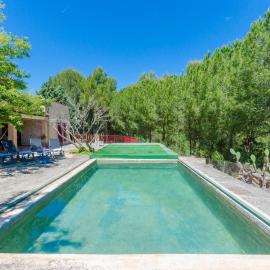 YourHouse Sa Cova, хотел в Петра