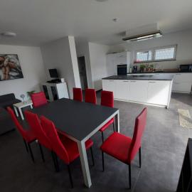 Comfortable room with double bed, hotel en Vichten