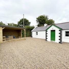 John the mills cottage spaHot tub private beach, hotel i Donegal