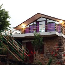 BAANZ CABIN - managed by The Silver Oak Place: Pithorāgarh şehrinde bir otel