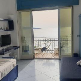Vient Mpop con terrazza vista mare