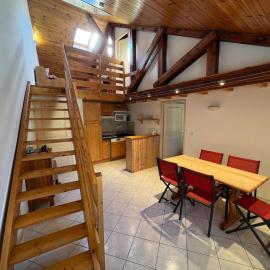 Charmant duplex pied de pistes Briançon, khách sạn ở Briançon