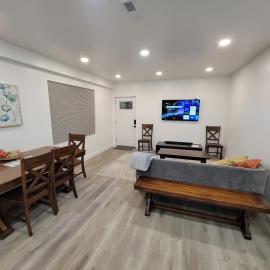 Spacious & Modern Apartment, close to Universities and Mountains, hotel u gradu 'Mapleton'