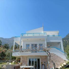 Gaby's Villa, отель в Коинире