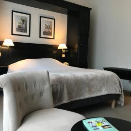 Logis Hôtel Les Airelles Neufchâtel En Bray, viešbutis mieste Nešatel an Brė