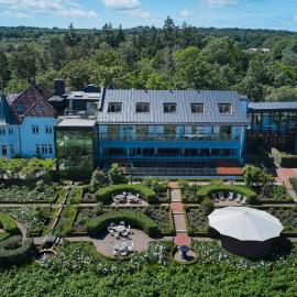 Viesnīca Kiviks Hotell pilsētā Kivika