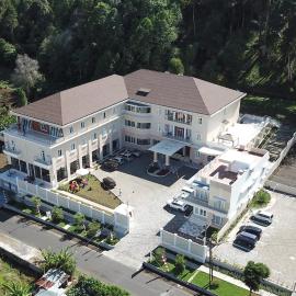 Hotel Villa Emitta โรงแรมในTomohon