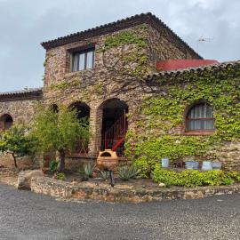 Casas Rurales Monasterio de Rocamador, hotel v destinaci Almendral