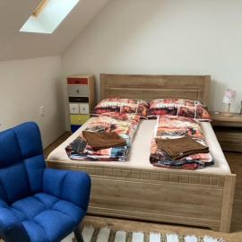 Dvojlôžková izba s vlastnou kúpelňou v priemyselnej zóne, hotel in Vranov nad Topľou