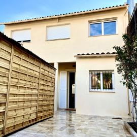 Maison de ville tout confort à Cannes et à 10 Minutes à pied de la plage، فندق في كان