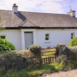 Lackaroe Cottage, Hotel in Garrykennedy