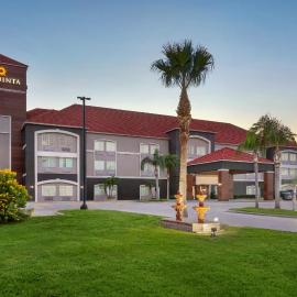 La Quinta by Wyndham Brownsville North، فندق في براونزفيل