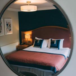 The Parkview Hotel, готель у місті Ньютаун-Маунт-Кеннеді