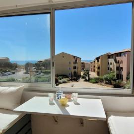 Appartement vue mer climatisé Seaview AC apartment Saint Pierre la Mer