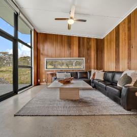 Ecocrackenback Luxe Chalet 8 - Accessible Accommodation
