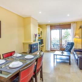 2 Bedroom Cozy Apartment In Orihuela, hotel in Orihuela