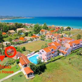 Asteraki Beach House by DadoVillas