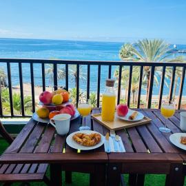 PARADISE HOLIDAYS 2 BEDROOMS APARTMENT & SEA VIEW, Los Cristianos, Tenerife