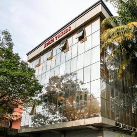 ESGEE TOWER , ERNAKULAM SOUTH – hotel w mieście Koczin
