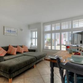 Waterloo Place, hotel in Charmouth