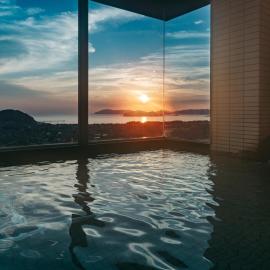 KAMENOI HOTEL Setouchi Hikari, hotel di Hikari