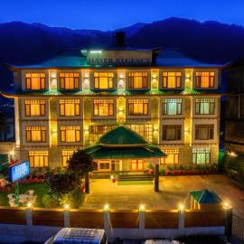 Hotel Hayer Regency، فندق في مانالي