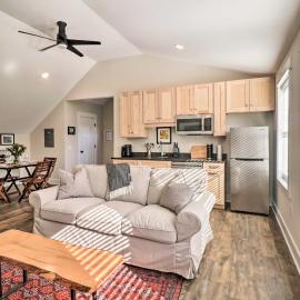 Bright Crozet Apartment w/ Mountain Views!, hotel in Crozet