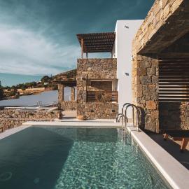 Viesnīca Kouros Blanc Resort & Suites pilsētā Pounda