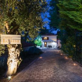 Villa Louisa, hotel di Kanapitsa