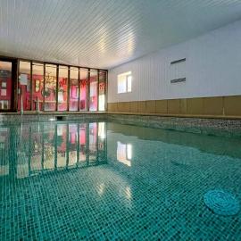 Derbyshire Cottage for 4, 1 hour per day private pool use, hotel en Stanton in Peak