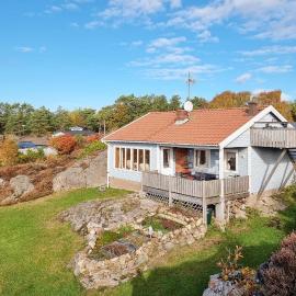 3 Bedroom Stunning Home In Kyrkesund, Hotel in Kyrkesund