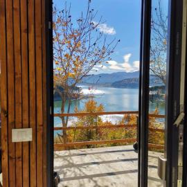 Moon Lake Bicaz - Casa Imero โรงแรมในBuhalniţa