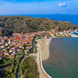 2 Bedroom Beach Front Home In Susak, hotel Susakban