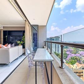 La Vista Dream Apartments Luxury & Modern with City View and Inverter back up!