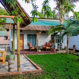 Blue elephant villas, hotel in Arusha