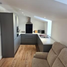 2 Bedroom Central Apartment, хотел в Лийк